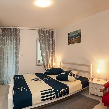 Apartments Marta Baska Voda Bilik gambar
