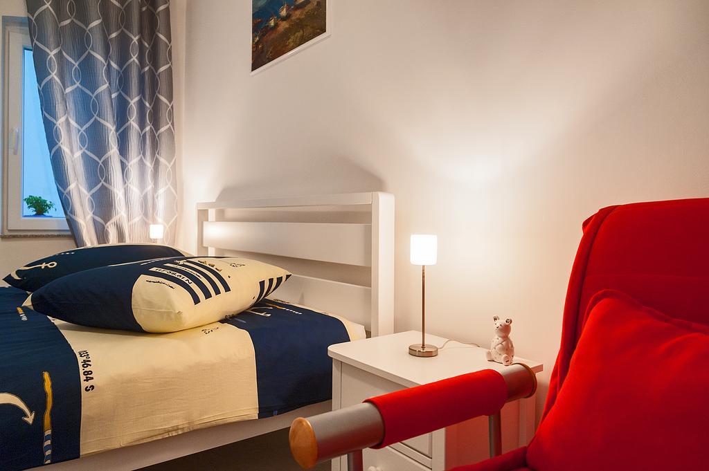 Apartments Marta Baska Voda Bilik gambar