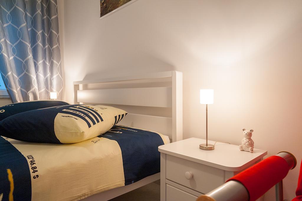 Apartments Marta Baska Voda Bilik gambar