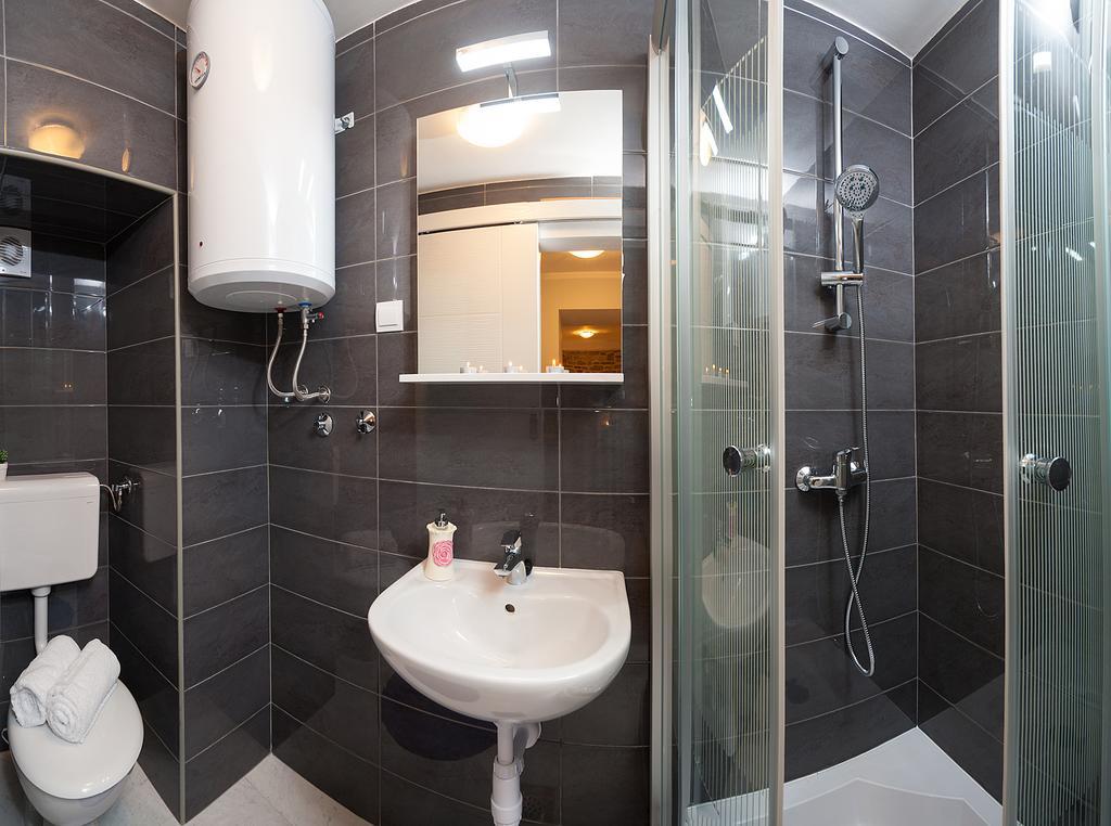 Apartments Marta Baska Voda Bilik gambar