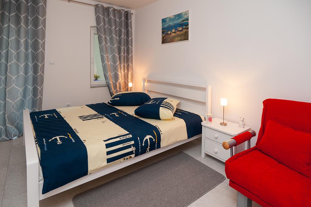Apartments Marta Baska Voda Bilik gambar