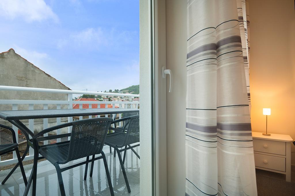 Apartments Marta Baska Voda Bilik gambar