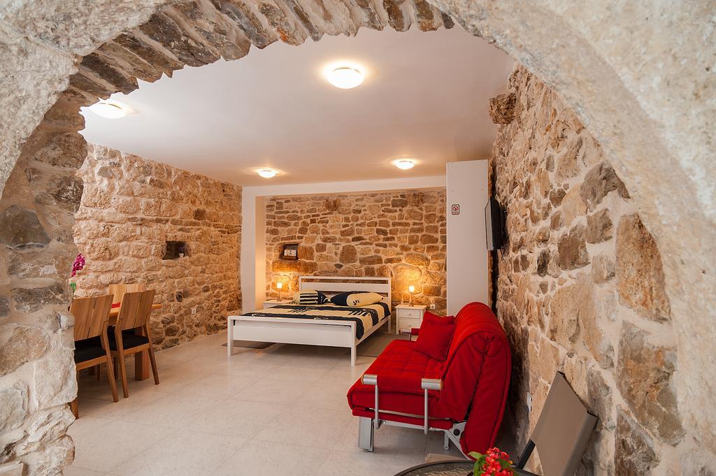Apartments Marta Baska Voda Bilik gambar
