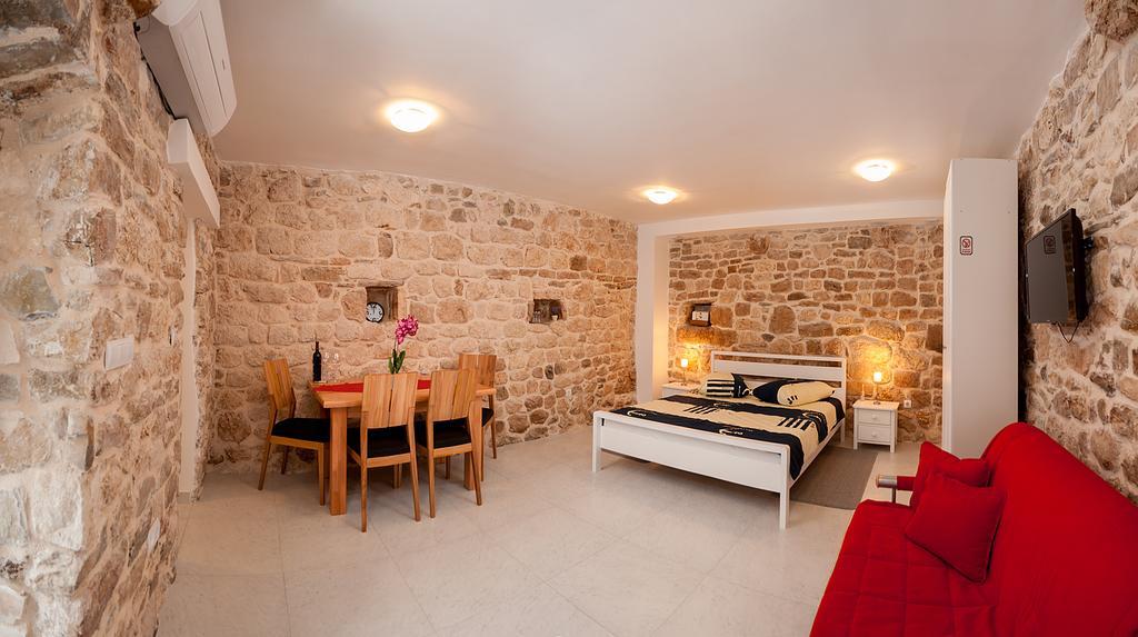 Apartments Marta Baska Voda Bilik gambar