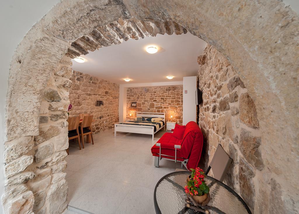 Apartments Marta Baska Voda Bilik gambar