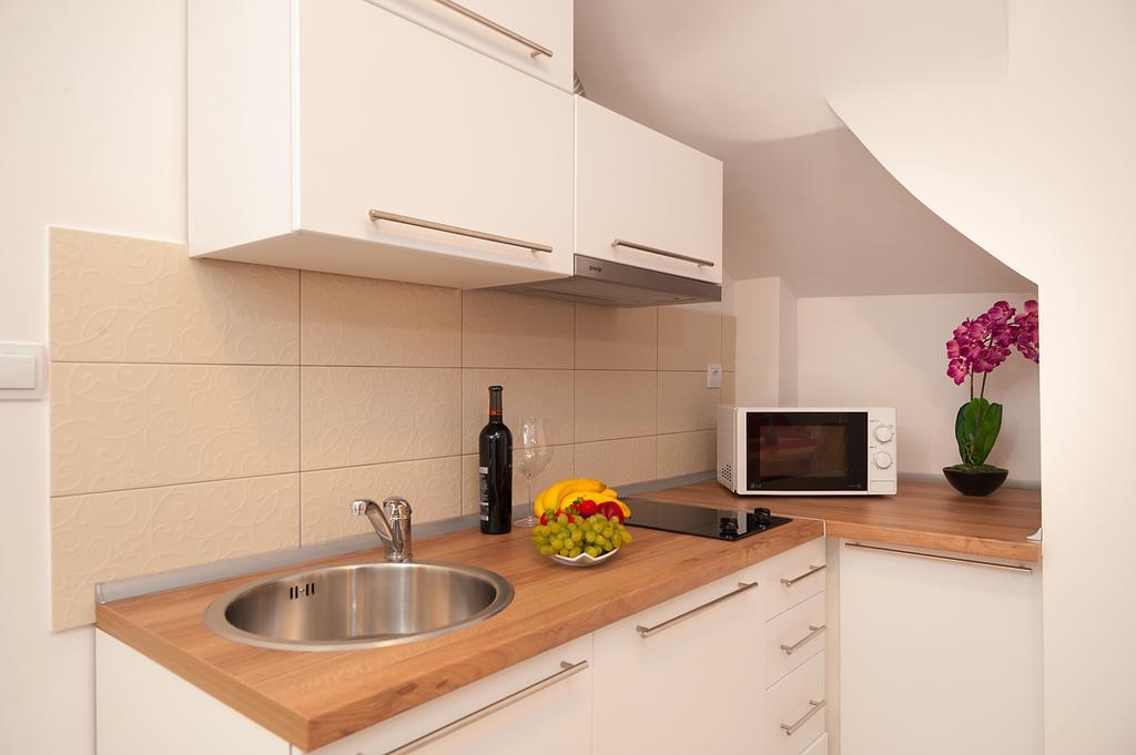 Apartments Marta Baska Voda Bilik gambar